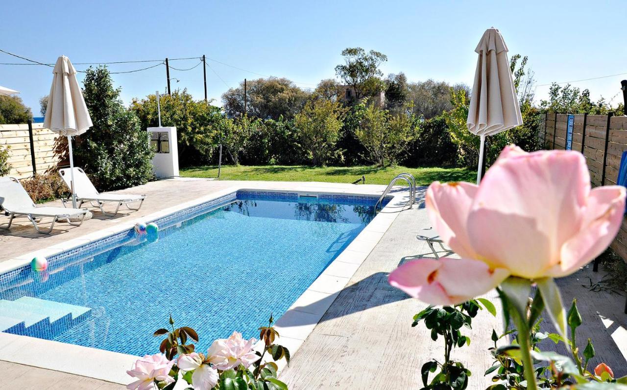 Rita Mare Seafront Villas Heated Pools Gennadi Exteriör bild